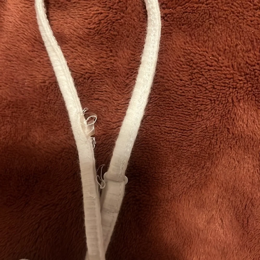 Crop top - Picture 2 of 3